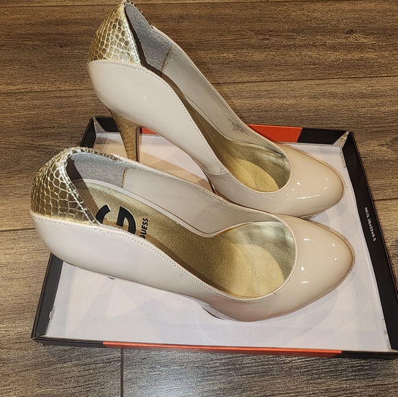 G by Guess Nude Pumps - Picture 4 of 7